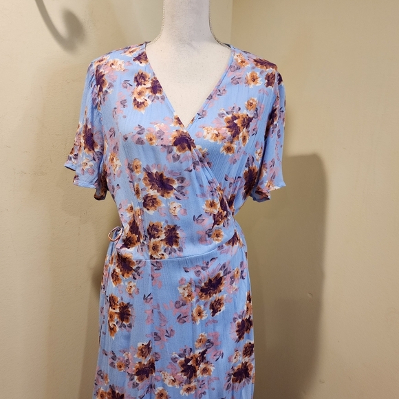 Mia & Tess Light Blue Floral Wrap Maxi Dress size XL - Picture 3 of 10